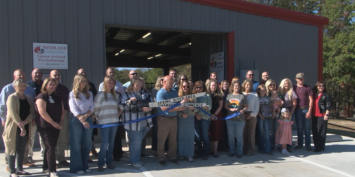 An Arkansas school opens an equine therapy barn