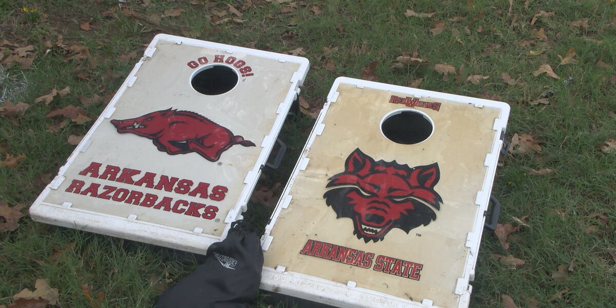 Red Wolf Vs Razorbacks Razorback and Red Wolves fans tailgate before kickoff
