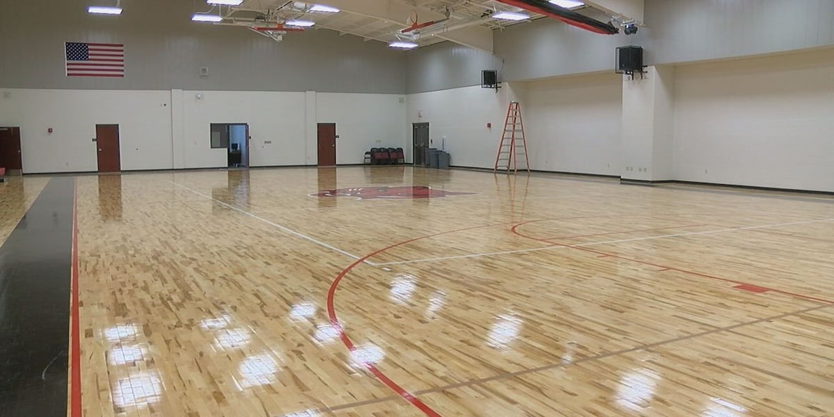 Gubernur Sanders meluncurkan tantangan kebugaran media sosial untuk pelajar