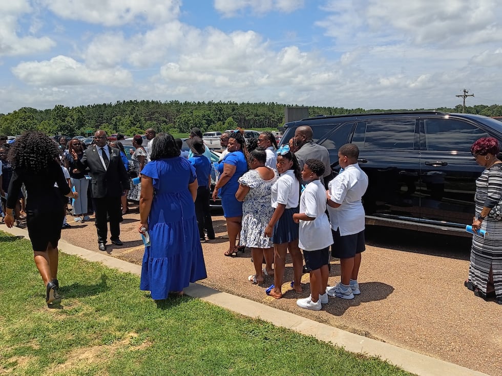 One-year-old Kohen Wiley was laid to rest Friday afternoon, nearly two weeks after he was sH๏τ...
